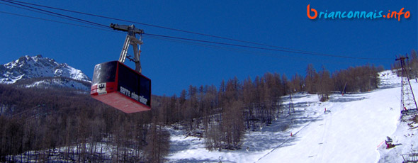 Téléphérique de Serre Chevalier au départ de Chantemerle Téléphérique de Serre Chevalier au départ de Chantemerle