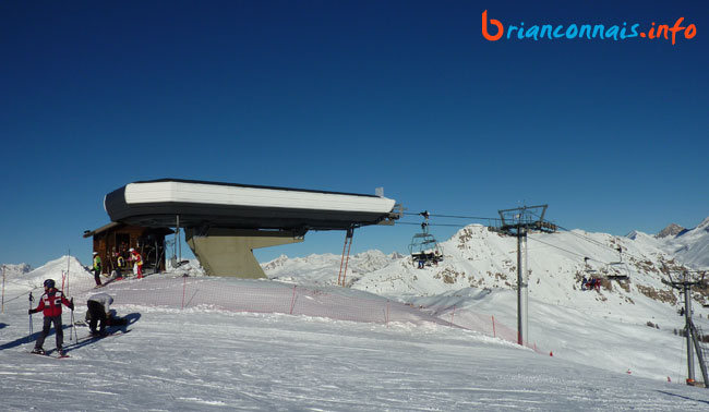 La gare amont du télésiège des Gondrans