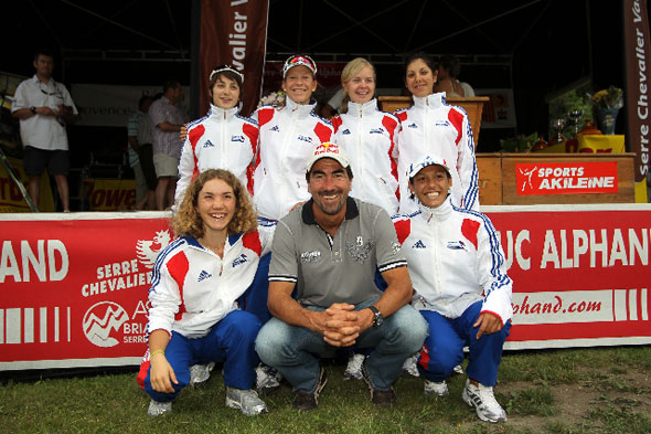 Luc Alphand et l'équipe de France féminine