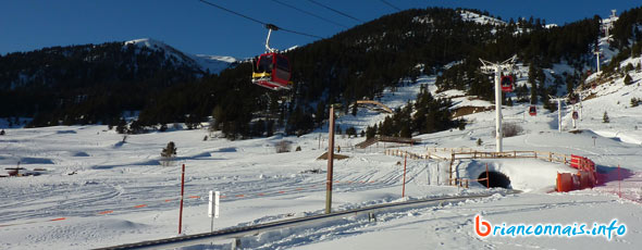 le bas de la piste en hiver