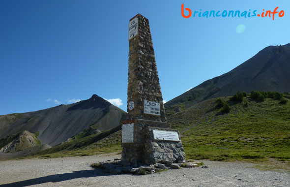 obélisque au passage du col d'izoard obélisque au passage du col d'izoard