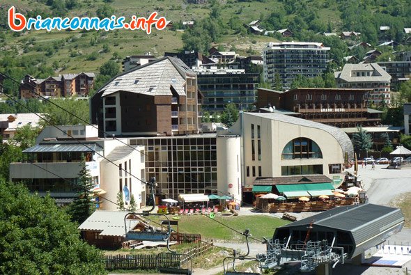 résidence le serre d'aigle serre chevalier chantemerle