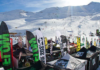 rock on snowboard Tour