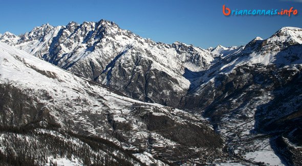 Vue générale sur Pelvoux et Vallouise